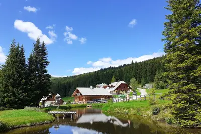 Luxurious log cabin in a secluded location with direct access to the ski slope