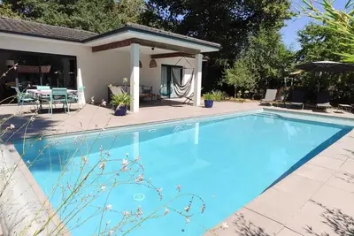 Image de Villa de charme piscine au calme bordeaux bassin