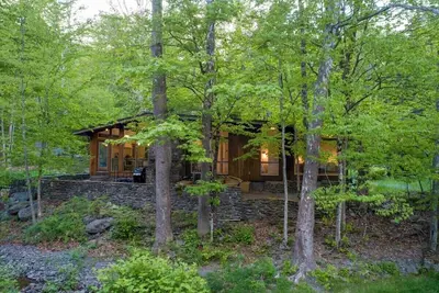 Image de Private Cabin by River with Fireplace