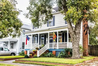 Image de Historic Heath House steps from the Neuse River