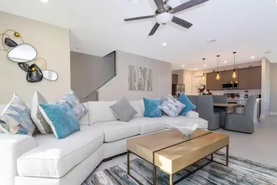 Image de 3 Bedrooms, 2. 5 bathrooms Townhouse