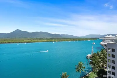 Image de Waterfront Luxury at Harbour Lights: Stunning Marina Views & Prime Cairns Location