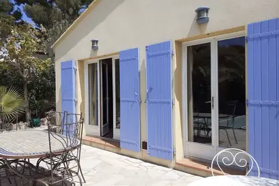Image de Villa à Bandol, au calme, à 800m. d'une plage, 300m d'un petit centre commercial