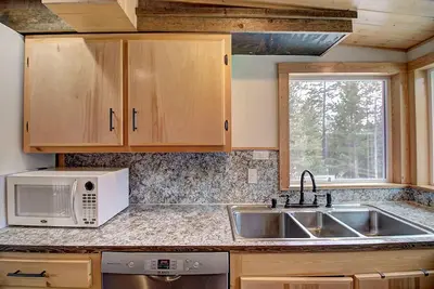 Image de Towers in the Trees