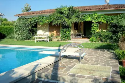 Image de Villa moderne à Lazise avec piscine privée