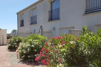 Image de 004 Grand t1 de 42m2 avec jardinet résidence piscine