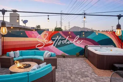 Image de Pink Palms! Heated Pool•Spa•8 Min Old Town