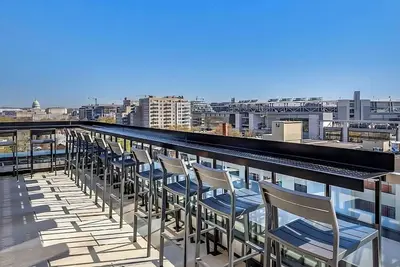 Image de Capitol Riverfront District! 2 Comfortable Units, On-Site Bar, Rooftop Lounge