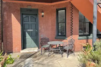 Image de 124 Garden: no stairs, central spot in Downtown Savannah