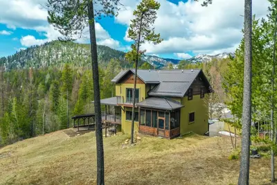 Image de Modern, Colorful home near Glacier Park w/hot tub!