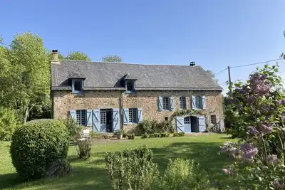 Image de Maison de campagne très calme, grand jardin + grande piscine. Repos garanti!