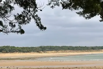 Image de Maison reposante et climatisée, proche des plages et de toutes commodités.
