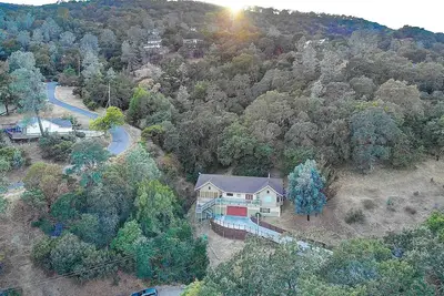 Image de “Casa Privada” A Grand Napa Wine Country Retreat