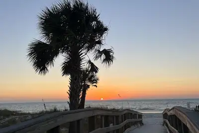 Image de Calm waters and soft sand beaches - It’s a Shore Thing- king beds in each room