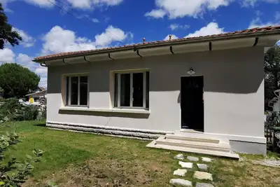 Image de Maison rénovée avec jardin - 3 min à pied des plages du Bureau et Nauzan