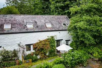Image de Cosy Barn Cottage nestled in a Nature Haven
