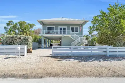 Image de Spacious 10 person new home with heated pool in the heart of Key Largo.