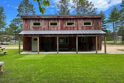 Image de Modern Cabin Retreat Across from Lake Superior Beach Access