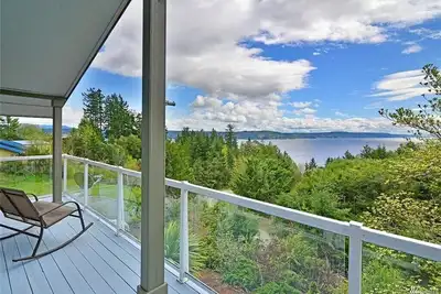 Image de Hot tub on Deck with incredible view of Salish Sea