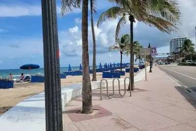 Image de Villa Central: Spacious, Private Gym & Pool