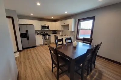 Image de Completely remodeled downtown apartment! 2 large bedrooms!