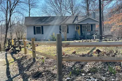 Cozy Country setting with comforts of home