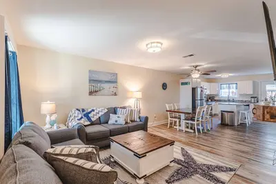 Image de Cozy 2bed/1. 5bath beach townhome! ! 75 steps to the beach! Stunning ocean view!