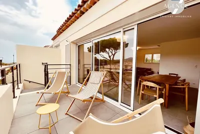Image de Jolie maison en duplex, Ă 10 minutes Ă pieds de la plage