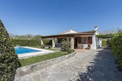 Image de Cosy 2 Bedroom Villa, Private Pool, Roof Terrace with Mountain Views 10 mins to Pollensa & Beaches!