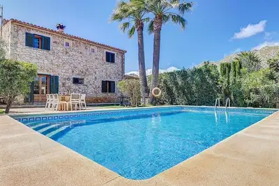 Attractive Country House, A/C, Private Pool, Lovely Mountain Views in the La Font Area of Pollenca