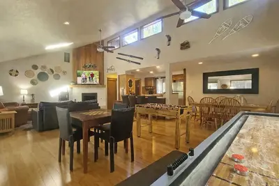 Image de 13 Timber-Sunriver, Oregon: Hot Tub, Bbq, WiFi, Sharc Aquatics, Tubing Hill, Mt. Bachelor, Golf, Deschutes River, Tennis, Bike Paths