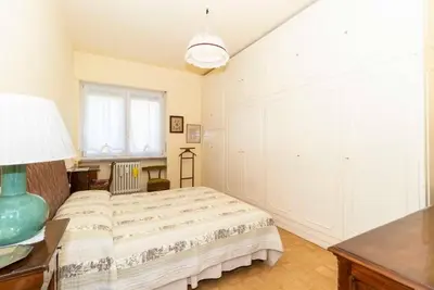 Image de Spacious and bright apartment in convenient area