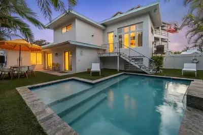 Image de Private Home with Pool and Sundeck!