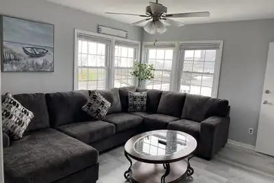 Image de Chic 3rd Floor Ocean Block Retreat with Balcony - Bbq, Patio, Parking & Badges