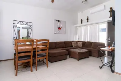 New Town House - Minutes to the Beach - Secured/Gated Community