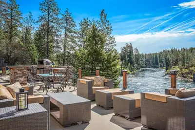 Image de River front home w/river access🎣🏊♀🚣♂️🐕🚵♀️