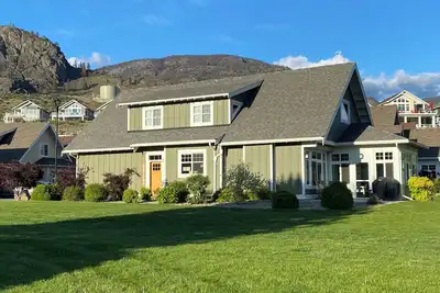 Image de Sunny Lakeside Cottage.
