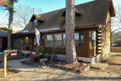 Image de 3 Bedroom log cabin with hot tub at Bear Mountain