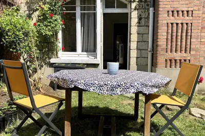 Image de Superbe Studio dans villa avec entrée indépendante