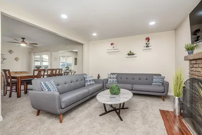Image de Clovis House | Foosball | Fire Pit| 2-Car Garage!