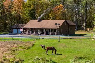 Image de Rustic Log Cabin on private horse farm!