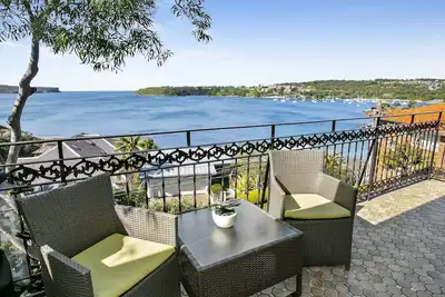 Image de Balmoral Dreaming - 50m walk to the beach, large 2 bedroom with balcony