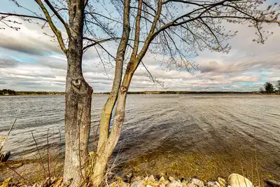 Image de Fantastic two-level home & guest cottage with fast WiFi & lake access - dogs Ok