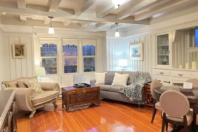 Image de Parlor Suite in Heritage Manor, Fairfield, near Dt