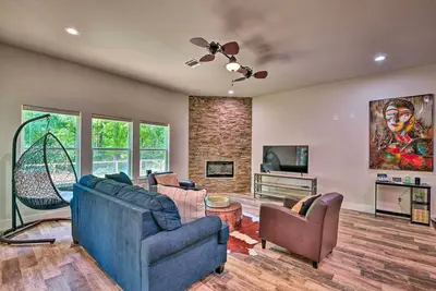 Image de Newly Constructed Mansfield Home w\/ Fenced Yard!