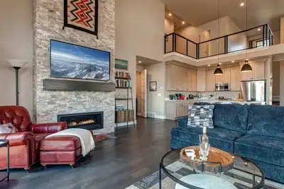 Image de Near Jordanelle & Deer Valley with Mountain & Lake Views, Hot Tub, Game Room & More!
