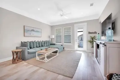 Image de Luxury Beach Getaway, 4 Blocks to Beach+ Pier!