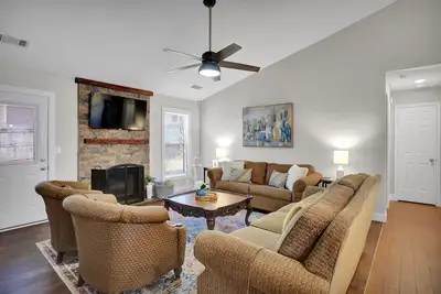 Image de The Sweet Home! Minutes from Mall of Ga and Suwannee!