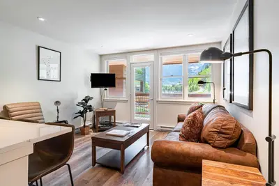 Image de Etta Place 7 by AvantStay | Ski In/ Ski Out Unit w/ Striking Views!