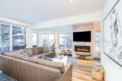 Image de Manitou Riverhouse 115 by AvantStay | Spacious Condo in the Centre of Telluride